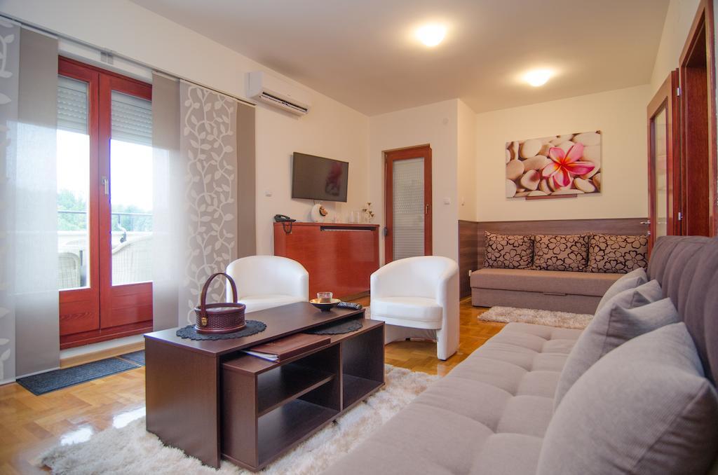Apartments Biser Vrnjačka Banja Стая снимка
