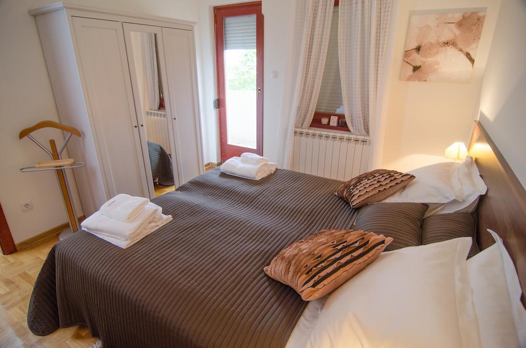 Apartments Biser Vrnjačka Banja Стая снимка