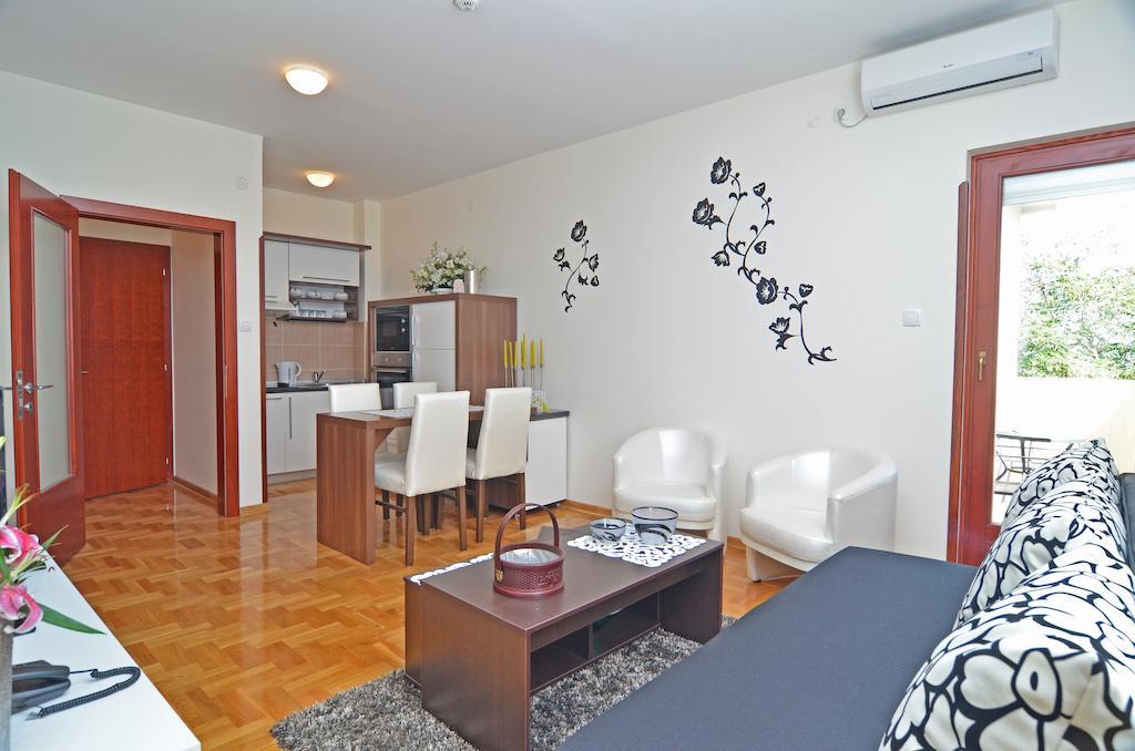 Apartments Biser Vrnjačka Banja Стая снимка