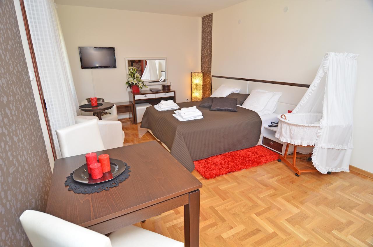 Apartments Biser Vrnjačka Banja Стая снимка
